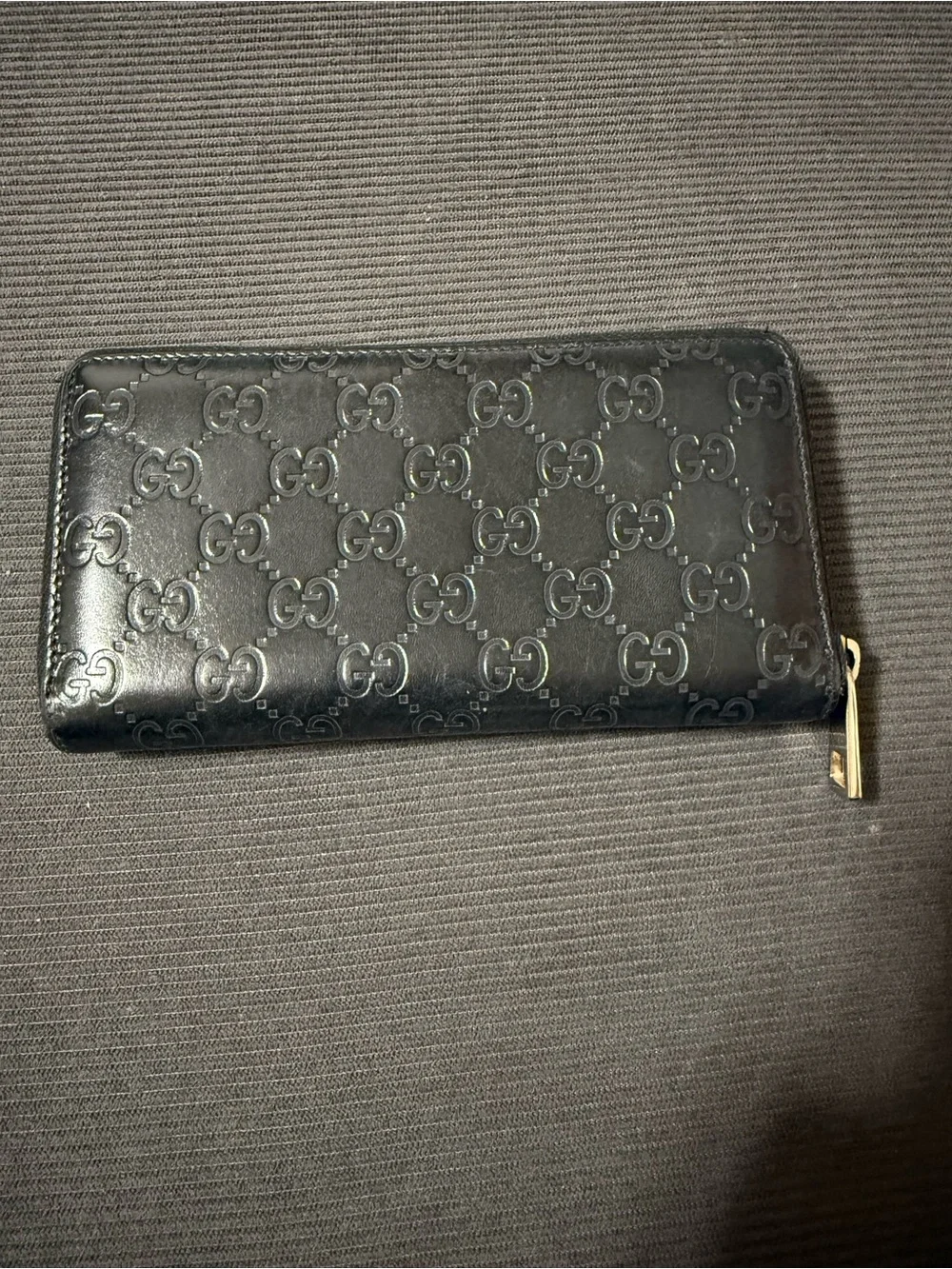 Gucci Black Embossed GG Leather Zip Wallet with Double G silver tone hardware - Picture 3 of 9
